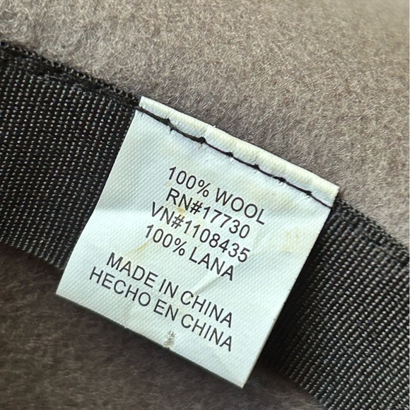 100% Wool brim hat brim with metal gold band. Soft and flexible. Light khaki EUC - Picture 4 of 5